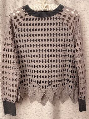 Zara Open-Knit Scoop-Neck Sweater in Mauve with Charcoal Trim